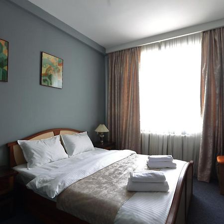 Hotel Evita Tashkent Ngoại thất bức ảnh