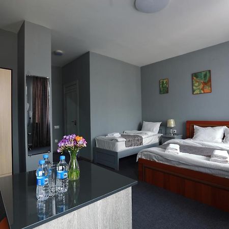 Hotel Evita Tashkent Ngoại thất bức ảnh