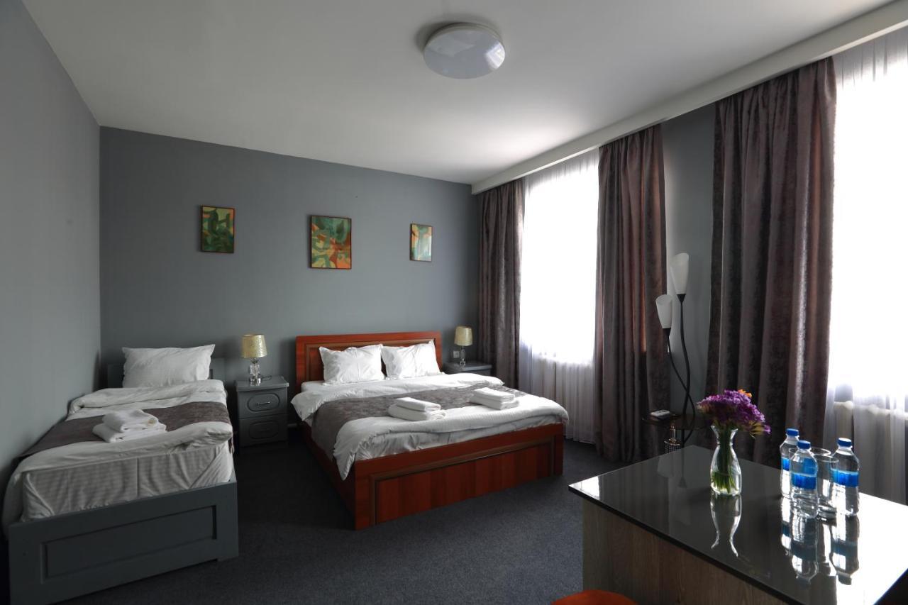 Hotel Evita Tashkent Ngoại thất bức ảnh