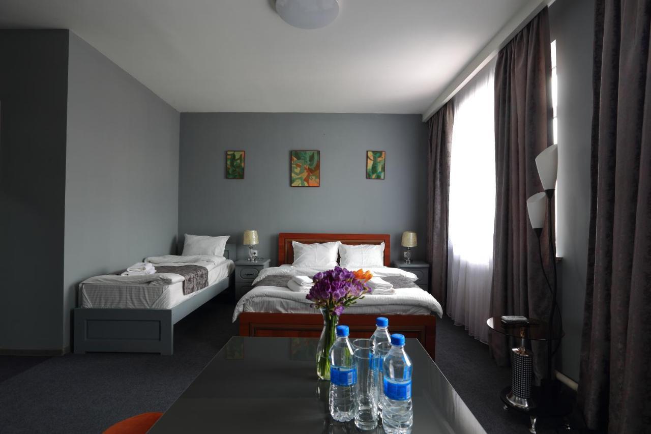 Hotel Evita Tashkent Ngoại thất bức ảnh